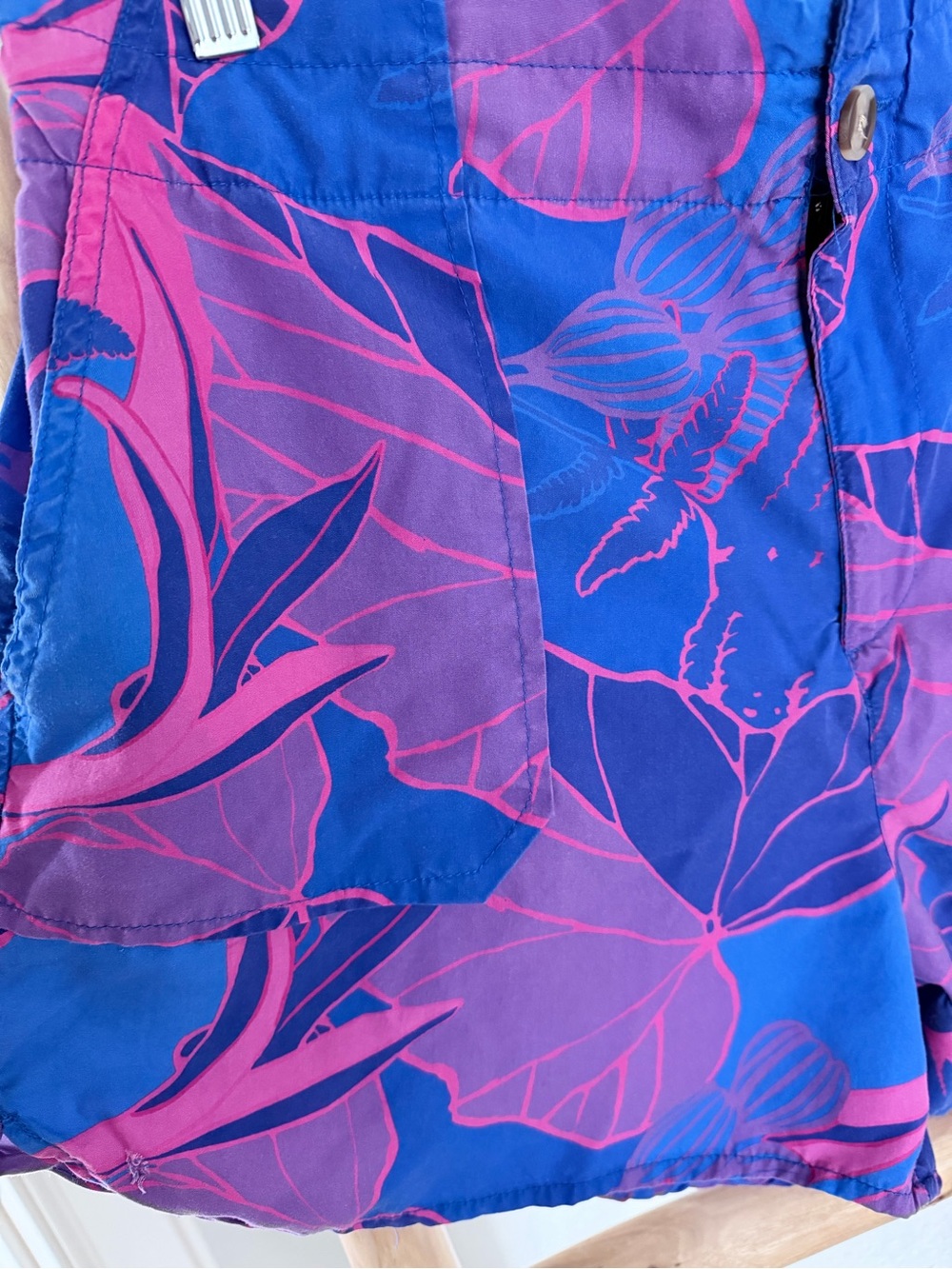 Paradise Now zippered shorts size XL - Picture 3 of 8